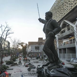 Abren plazoleta del Mercado Corona