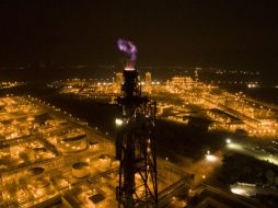 La planta ocupa unas 200,000 hectáreas a orillas del río Coatzacoalcos. EFE / S. Gutiérrez