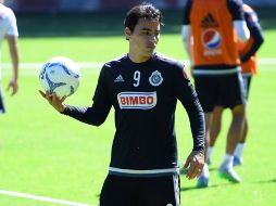 Omar Bravo y Chivas no están tan lejos de la zona de calificación en estos momentos. MEXSPORT / A.Macías