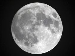 Se especula la posibilidad de que cráteres en la Luna podrían tener agua helada, explicando así la presencia del hidrógeno. AFP / ARCHIVO