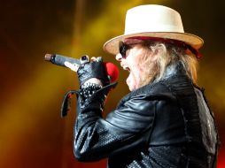 Medios estadounidenses seguran que hay un acercamiento de Axl con ACDC para los 10 conciertos que quedan. EFE / ARCHIVO