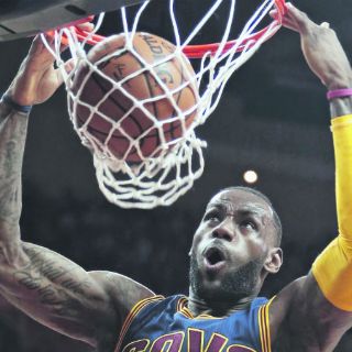 Cleveland vence a los Bucks