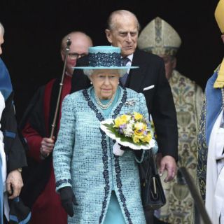 Reina Isabel II encabeza ceremonia especial de Jueves Santo