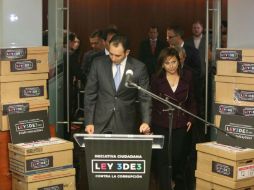 El INE informó que concluirá esta semana la revisión física de las firmas que le fueron turnadas por el Senado. SUN / ARCHIVO