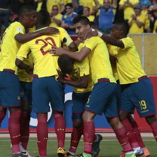 Ecuador sufre pero empata ante Paraguay
