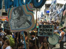 Durante la marcha hubo colectivos de ciudadanos colombianos, uruguayos, venezolanos y mexicanos. NTX / C. Gonzalez