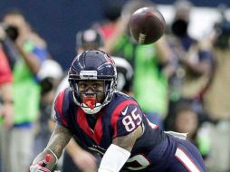 El jugador acumula 159 presencias en los emparrillados, 107 como titular, 458 atrapadas y seis mil 954 yardas. TWITTER / @Patriots