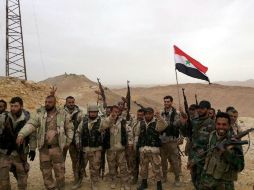 Los soldados están ahora desmantelando bombas escondidas en distintos lugares por los milicianos del EI. EFE / SANA