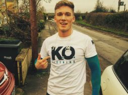 Nick Blackwell, de 25 años, fue inmediatamente evacuado en camilla y trasladado al hospital. TWITTER / @nickblackwell02