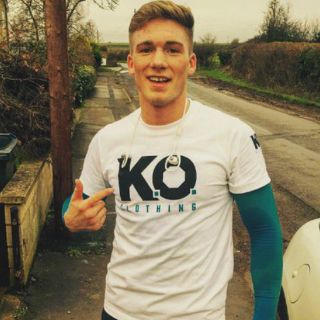 Boxeador británico queda en coma tras recibir golpe en la cabeza