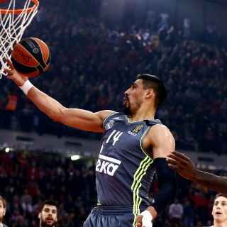 Gustavo Ayón participa en victoria número 20 del Real Madrid