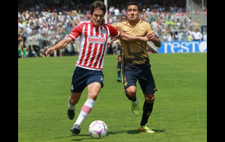 El partido de la fecha 12 entre Chivas y Pumas cambia de horario. NTX / ARCHIVO