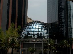 Al inicio de la sesión, en la BMV se opera un volumen 6.3 de millones de títulos. NTX / ARCHIVO
