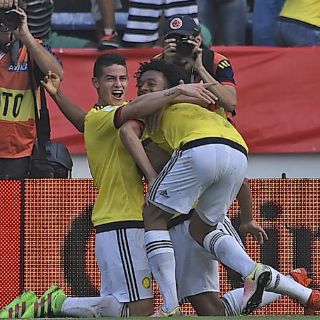 Colombia para en seco a Ecuador