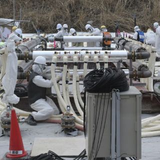 Japón usa muro de hielo para frenar filtración en Fukushima