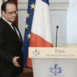 Hollande renuncia a quitar nacionalidad a terroristas