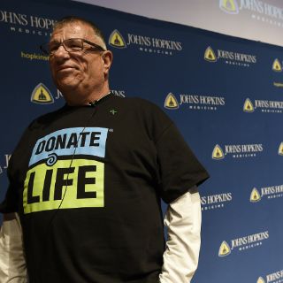 Realizan primer trasplante de órganos VIH positivo en el mundo