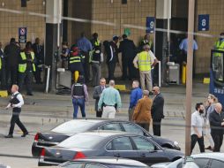 El individuo murió después de que le disparó a un agente y otros dos policías abrieron fuego, dijo la policía. AP / S. Helber