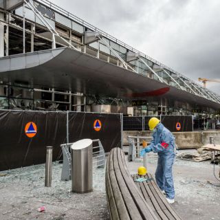 Gobierno belga y policías acuerdan reabrir aeropuerto
