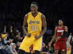 Randle, de 21 años, anotó la canasta de la 16ª victoria de los Lakers en 75 partidos esta temporada. AFP / K. Djansezian