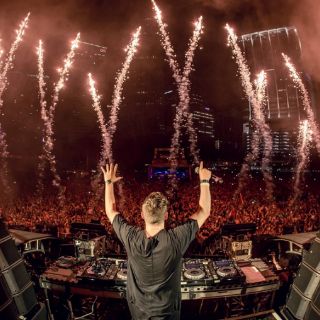 Dj Martin Garrix ofreció concierto especial para sordos