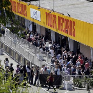 Ofrecen hasta cuatro mil dólares por ver regreso de Guns N' Roses
