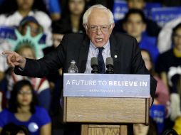 El precandidato demócrata Bernie Sanders se dirige al público en la South High School’s Acuity, en Sheboygan. AP /