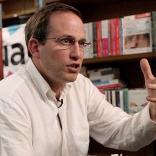 El cuento, menospreciado por grandes editoriales: Pedro Palou