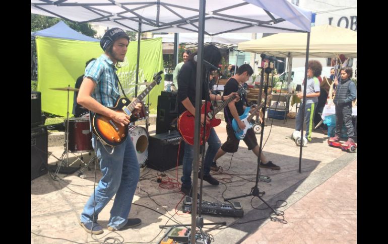 Rosa Isela, estudiante universitaria, afirma que el ambiente de este paseo es inolvidable. NTX / L. Lizárraga