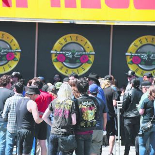 Guns N’ Roses ofrece concierto sorpresa