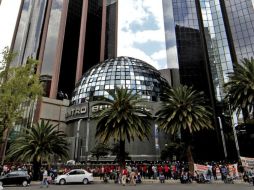 Por el momento, en la plaza bursátil mexicana es operado un volumen de 5.5 millones de títulos. NTX / ARCHIVO
