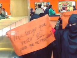 Con mensajes como '¿Tengo que vestirme así para que me respetes?' el grupo se hizo notar. FACEBOOK / GIRE - Grupo de Información en Reproducción E