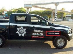 Los rótulos de la patrulla, incluso, tienen faltas de ortografía muy evidentes. TWITTER / @MICHOACANSSP