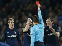 Reconoce que la expulsión de Torres (d.) fue un factor para que los rojiblancos bajaran su nivel. EFE / A. García