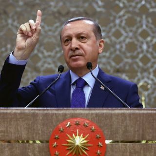 Erdogan sugiere evacuar y destruir barrios tomados por guerrilla kurda