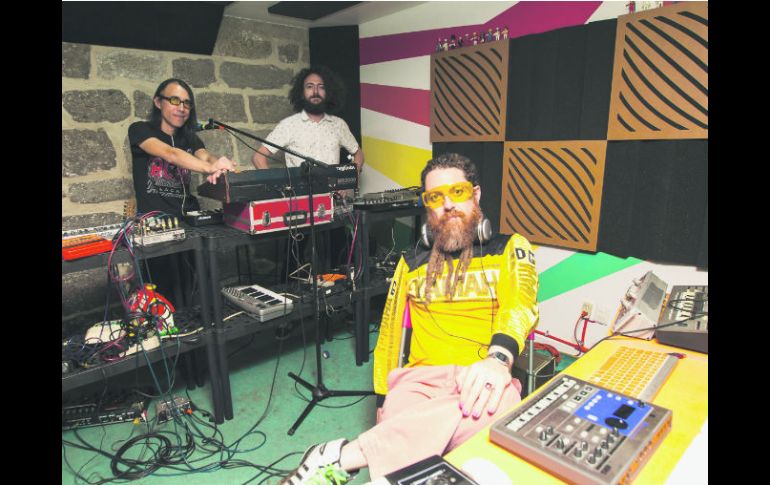 Preparados. El trío sigue caminando en la senda de la innovación sonora. EL INFORMADOR / P. Franco