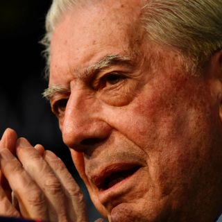 Las políticas fiscales expropiatorias incitan a la evasión: Vargas Llosa