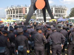 Los uniformados instalarán filtros de revisión para que los aficionados no ingresen objetos que puedan causar daño. NTX / ARCHIVO