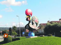 El primer gallo fue creado por el artesano luso, Domingos Coto. ESPECIAL /