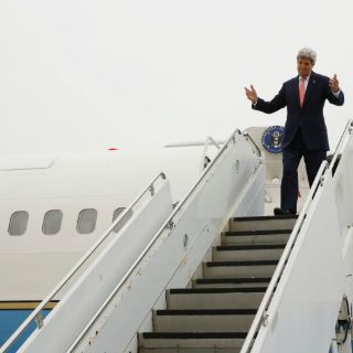John Kerry llega a Hiroshima en un desplazamiento histórico