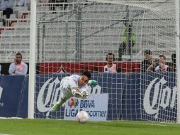 Juan Carlo Medina fue el encargado de cobrarlo y su disparo fue atajado por Felipe Rodríguez. EL INFORMADOR / M. Vargas