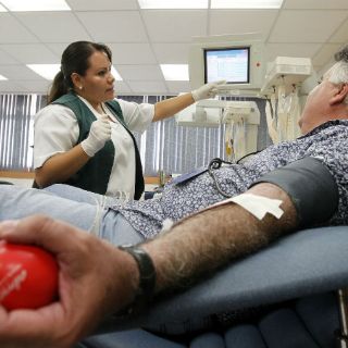 Influenza provocó baja en donación altruista de sangre