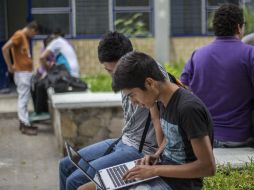 Los cursos a distancia son una alternativa ya que en México las jornadas laborales y los traslados suelen ser extensos. EL INFORMADOR / ARCHIVO