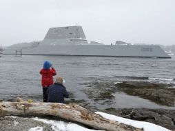 El USS Zumwalt está diseñado para que en el radar aparezca como una embarcación mucho más pequeña. AP / R. F. Bukaty