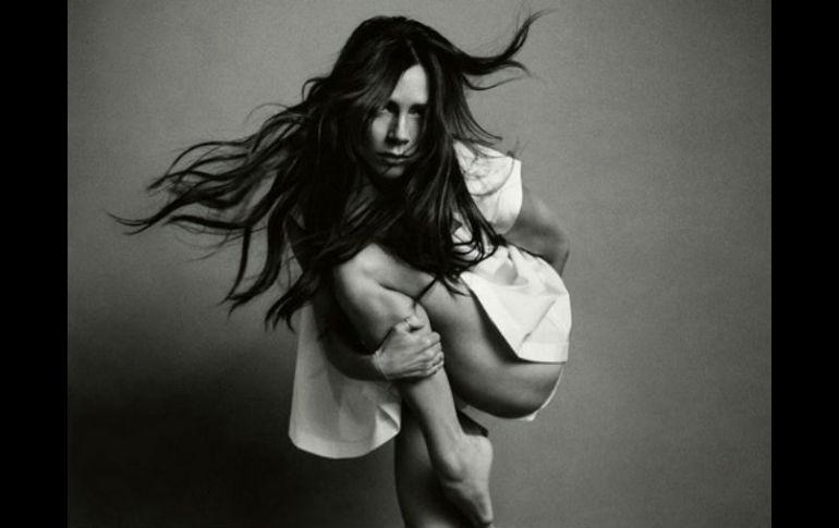 La diseñadora posó para la revista Vogue en su edición China. INSTAGRAM / @victoriabeckham