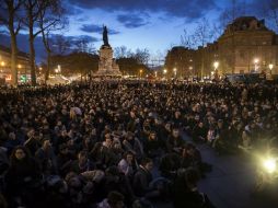 La pasada noche fue una de las más concurridas en la plaza, en la que miles de personas asistieron a varias Asambleas Generales. EFE / I. Langsdon