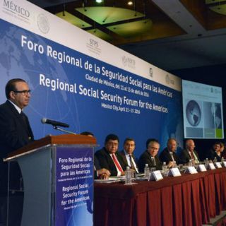 Sin seguridad social, 15 millones de asalariados: Navarrete