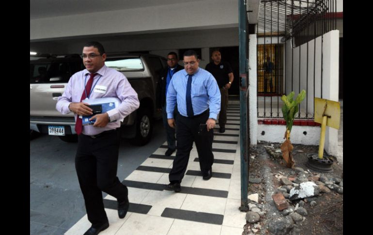 La inspección duró unas tres horas y estuvo a cargo del fiscal encargado del despacho contra los delitos informáticos. AFP / R. Arangua