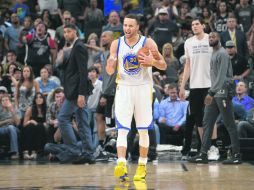 Al día de hoy y desde ese día, Curry ha encestado 104 triples más, para llegar a 392 en la campaña regular. AFP /