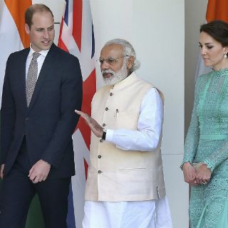 Los duques de Cambridge almuerzan con primer ministro de India